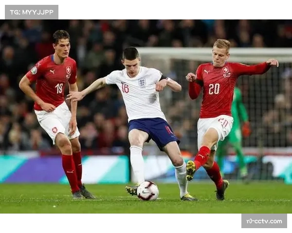 通讯：从边锋到边翼卫——坎比亚索在尤文图斯战术体系中的成功转型之路